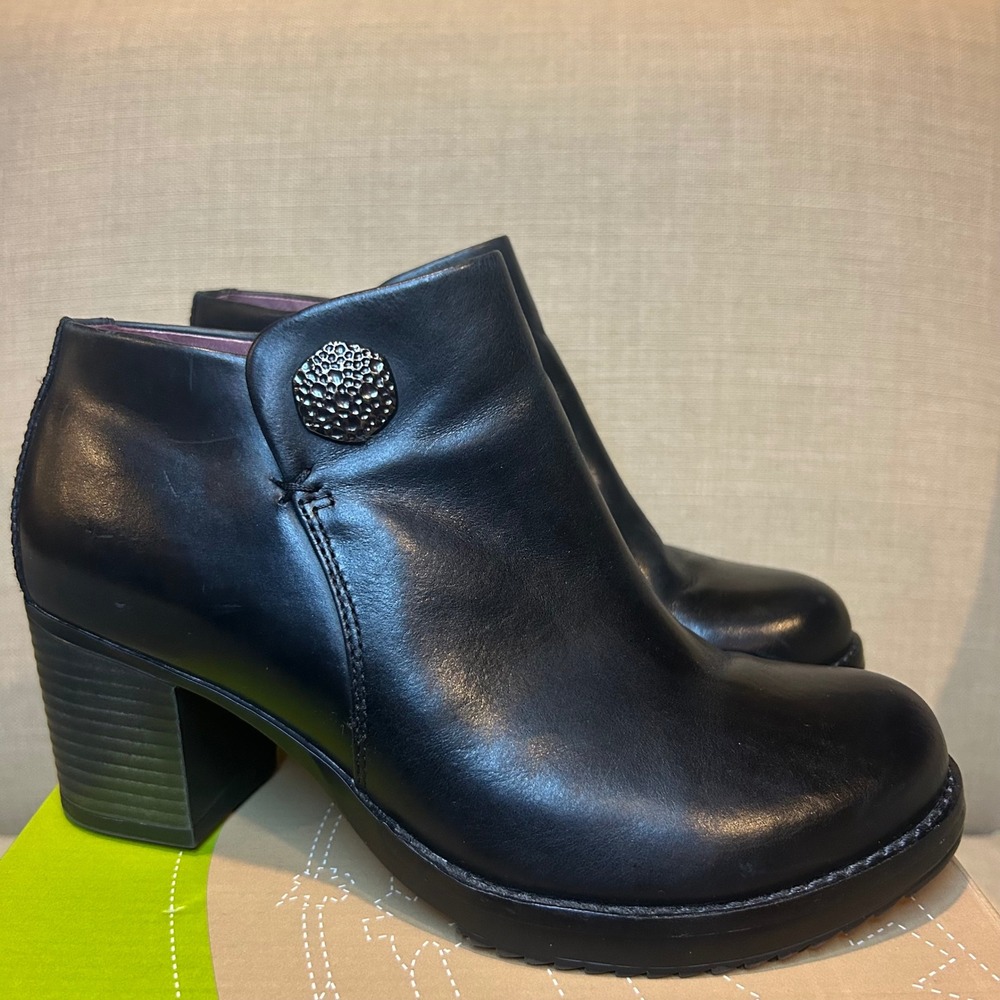 Dansko Amelia Black Antiqued Calf Leather Ankle Boots block heel  Size 37